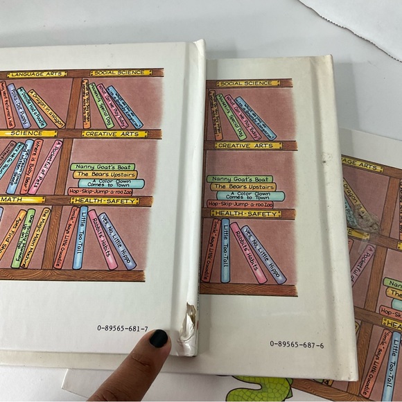 Set of 3 Vintage Magic Castle Books - Picture 4 of 7